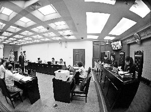 張曙光被控受賄當(dāng)庭認(rèn)罪 自稱(chēng)人品差做事惡心 張曙光被控受賄當(dāng)庭認(rèn)罪 自稱(chēng)人品差做事惡心