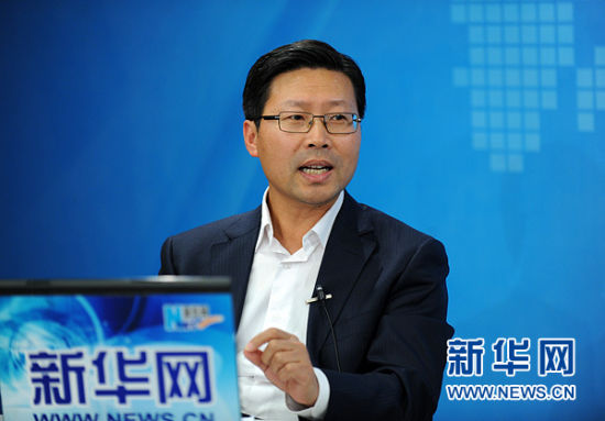 圖為嘉賓與主持人交談。新華網(wǎng) 陳競超 攝 圖為嘉賓與主持人交談。新華網(wǎng) 陳競超 攝