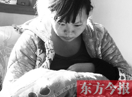 重新找回兒子蛋蛋，年輕的媽媽再也不忍離開