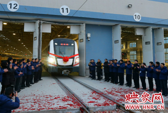 12月28日早上7點39分，編號為0111的列車駛出鄭東車輛段開往市體育中心站