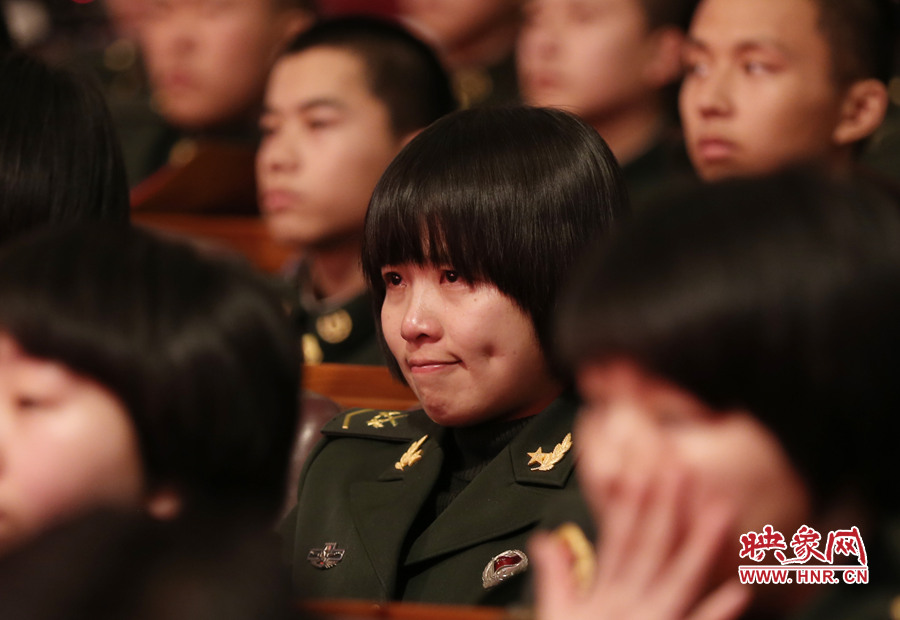 現(xiàn)場觀眾感動(dòng)落淚。