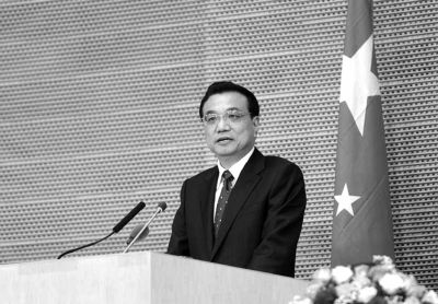 當(dāng)?shù)貢r(shí)間5月5日，國務(wù)院總理李克強(qiáng)在非盟會(huì)議中心發(fā)表演講。圖/中國政府網(wǎng)