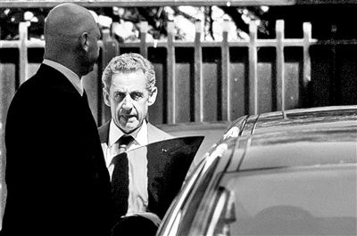 薩科齊被拘15個小時后獲釋 司法機關正式對其調查 薩科齊被拘15個小時后獲釋 司法機關正式對其調查