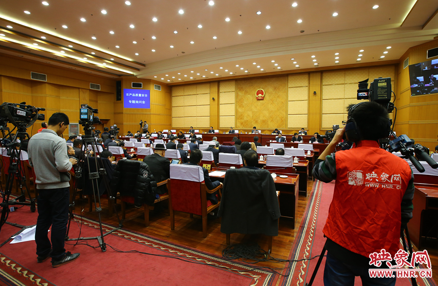 映象網(wǎng)對(duì)專題詢問(wèn)會(huì)進(jìn)行全程直播。