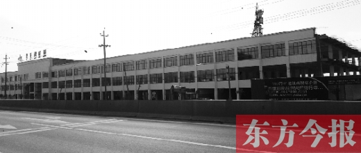 家居建材城已經(jīng)封頂，可耿莊村的安置房還未見蹤影。