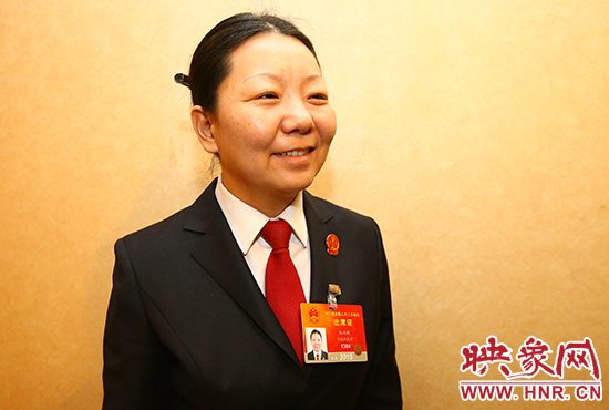 全國人大代表、河南省寶豐縣人民法院副院長、鬧店鎮(zhèn)法庭庭長朱正栩