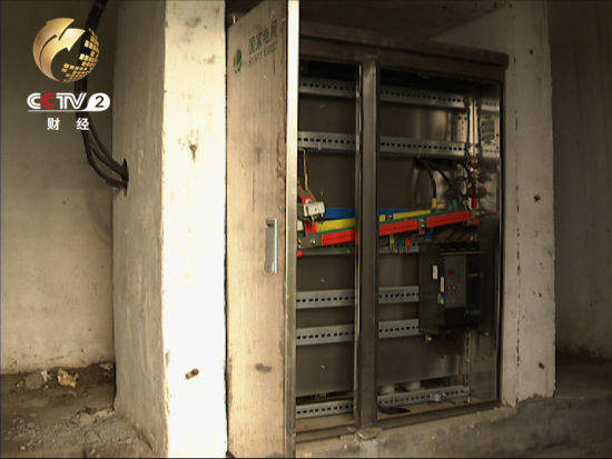 記者隨機查看了一些井房都有不同程度的損壞 記者隨機查看了一些井房都有不同程度的損壞