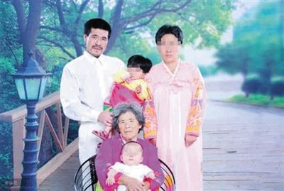 徐純合與家人合影。徐純合微博截圖