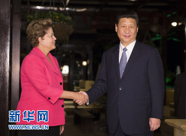 3月27日，國家主席習(xí)近平在南非德班會見巴西總統(tǒng)羅塞夫。新華社記者 蘭紅光 攝