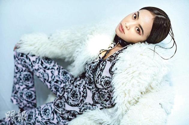 蔡依林的新歌高唱要勇敢做自己，沒想到MV卻鬧出風(fēng)波。