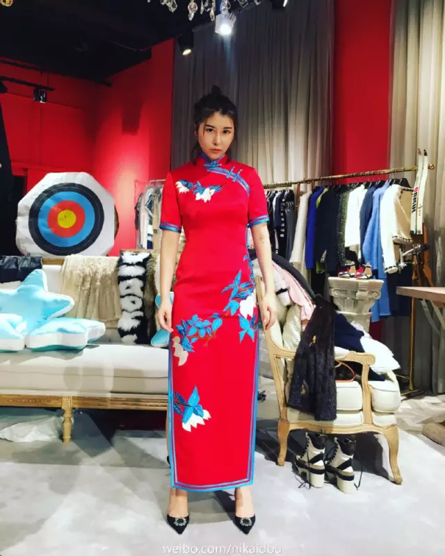 上海一女子自曝每月開銷12萬,被網(wǎng)友罵上頭條！