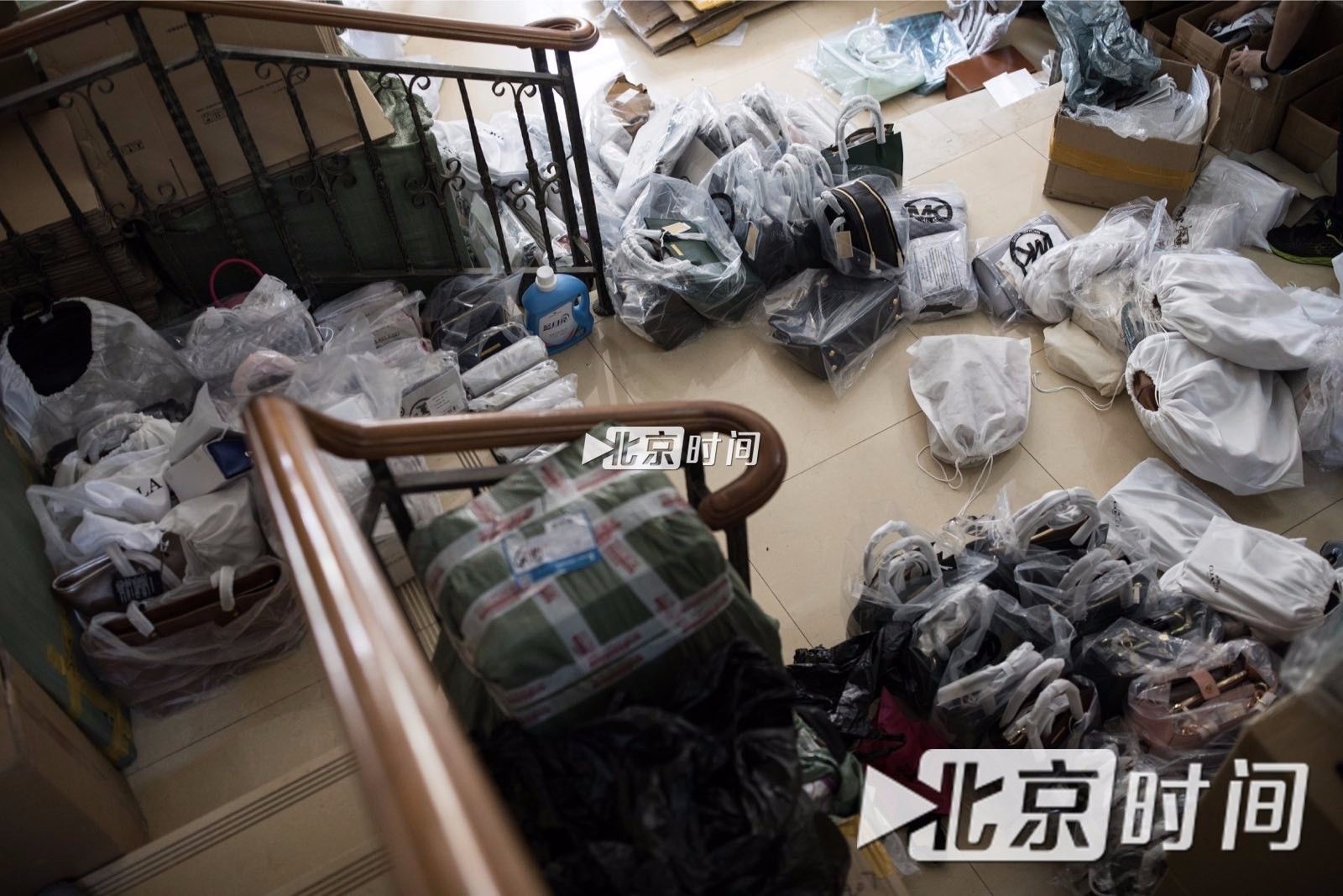 曝京東一號(hào)店等平臺(tái)coach包銷量top10全為假貨 曝京東一號(hào)店等平臺(tái)coach包銷量top10全為假貨