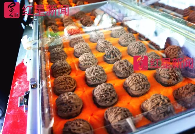 文玩核桃遇冷由幾萬一對降到5元沒人要？商戶否認