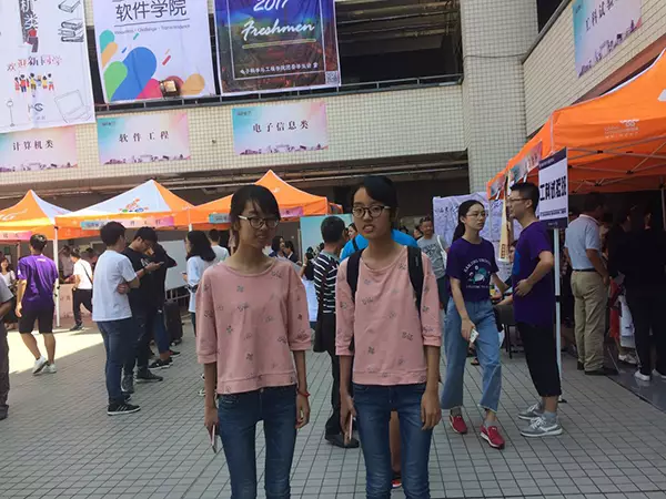 雙胞胎姐妹花劉玲馨、劉玲潔。