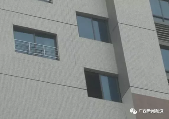 12日上午，經(jīng)過醫(yī)院治療后，女子華某已經(jīng)清醒，并能開口說話。華某對民警說：