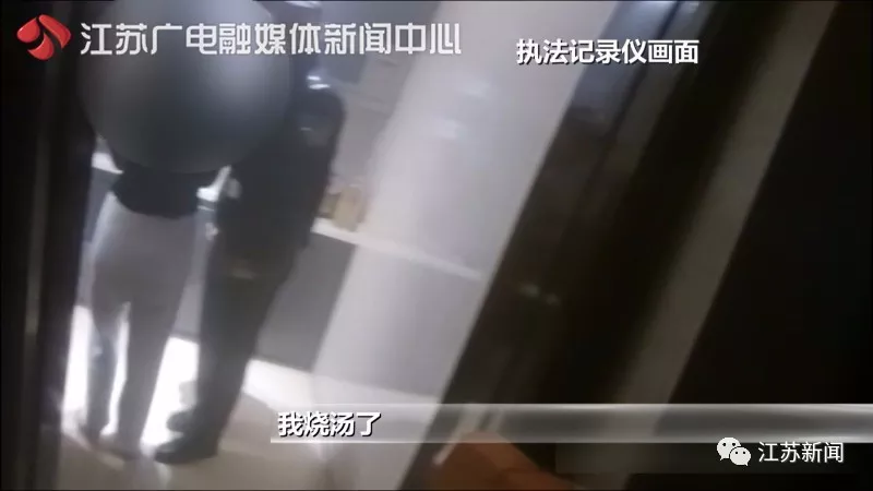 醉酒女子獨自在家干這事 醒來看見滿屋陌生人 醉酒女子獨自在家干這事 醒來看見滿屋陌生人