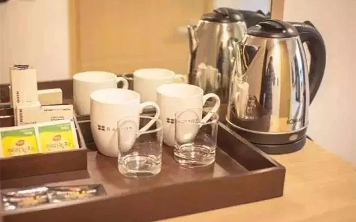 太惡心！女游客竟用酒店燒水壺煮自己的臟內(nèi)褲