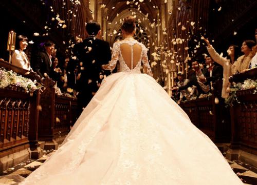 張馨予的婚紗成了淘寶爆款，知道價格后讓人大跌眼鏡！