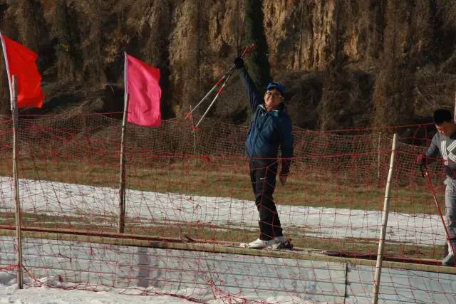 這幾個帥氣的姿勢，真的像專業(yè)級選手了呢