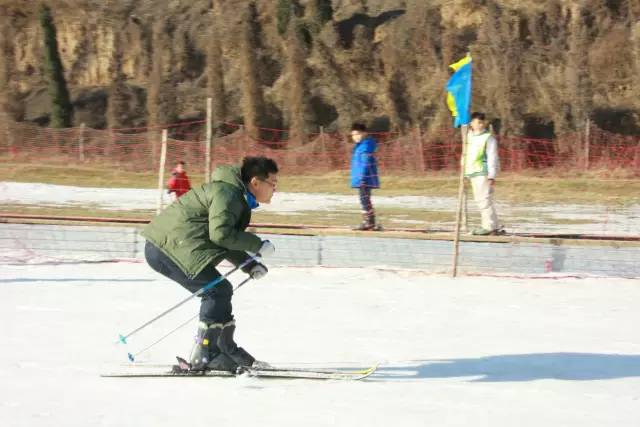 這幾個帥氣的姿勢，真的像專業(yè)級選手了呢
