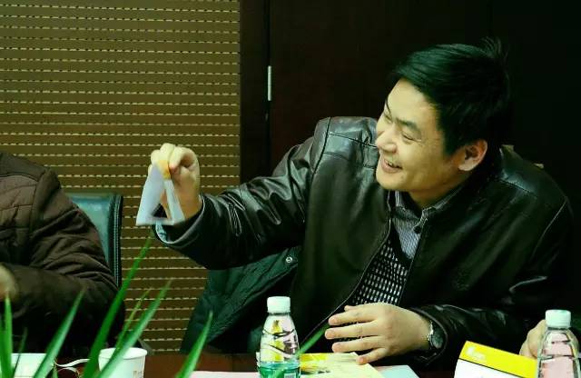 孫躍青 鄭州市公交公司車長，首屆河南十大影響力公職人員獲獎?wù)? complete=