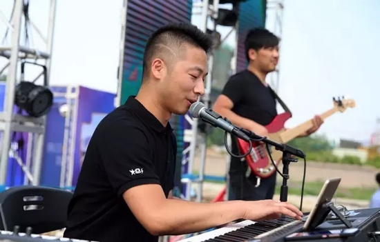 辛苦樂隊(duì)老師，你們跟我們一起，共同見證了時(shí)光音樂節(jié)是如何一步步成長至今的。