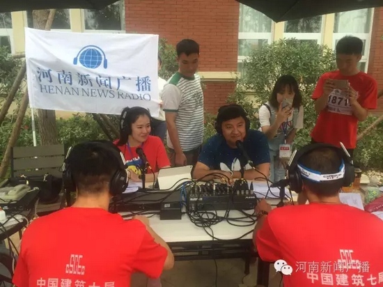 直播間被圍觀群眾包圍啦，是不是沒有看過我們的直播？