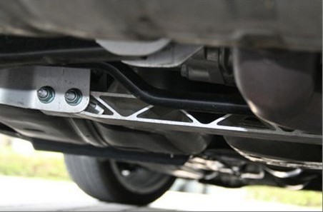 雨后汽車保養(yǎng)重要，別忘清潔汽車底盤(pán)