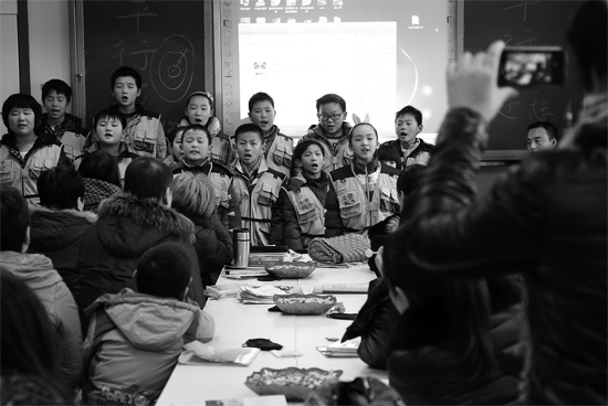 昨日的分享交流會(huì)上，孩子們集體朗誦詩歌