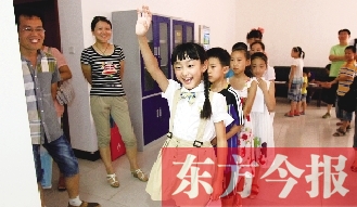 成長訓(xùn)練營面試在東方今報(bào)發(fā)行中心舉行。圖為面試現(xiàn)場