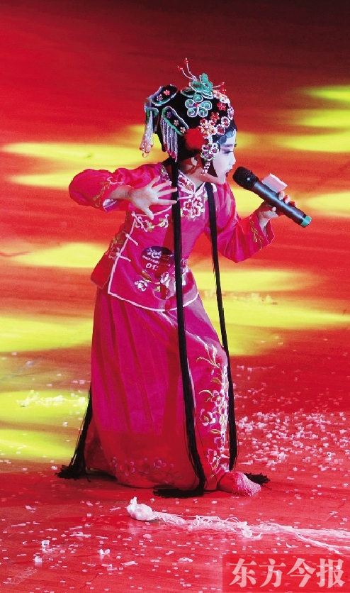 11月16日，《非常6+1》河南區(qū)總決賽現(xiàn)場(chǎng)，入圍選手們上演了一場(chǎng)精彩的比賽