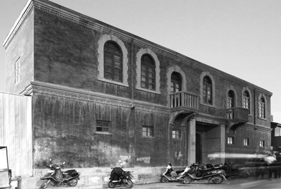 位于鄭州東三馬路80號(hào)院的日本駐鄭州領(lǐng)事館 位于鄭州東三馬路80號(hào)院的日本駐鄭州領(lǐng)事館