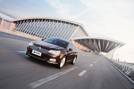 東風雪鐵龍新C5 東風雪鐵龍新C5