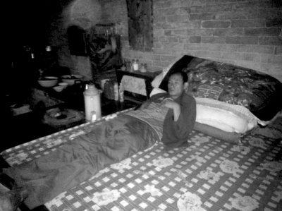 昨晚，張會(huì)英的丈夫接受采訪。記者 懷若谷/攝