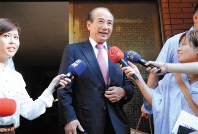 9月11日，王金平前往國民黨考紀(jì)會時回答記者提問。