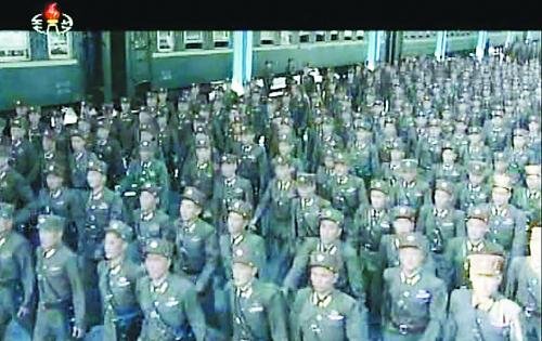 約2萬(wàn)名朝鮮朝鮮人民軍基層軍官近日陸續(xù)抵達(dá)平壤，準(zhǔn)備出席軍方大會(huì)。