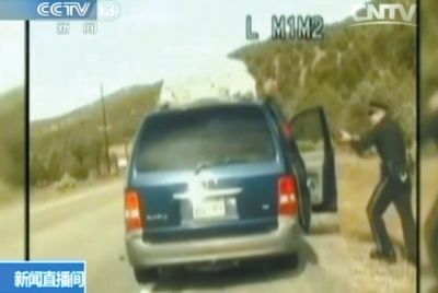 1察第一次讓費雷爾下車。