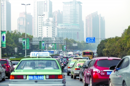 緯二路、順河路、城北路等路口雖多，卻比走金水路省時