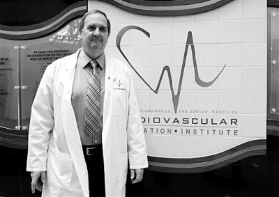 這是負(fù)責(zé)這一項(xiàng)目的生物學(xué)家斯圖爾特·威廉斯今年3月6日接受采訪時(shí)拍的照片。