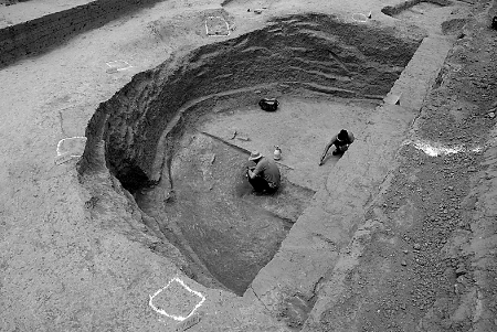 ?？h黎陽倉考古發(fā)掘現(xiàn)場(chǎng)。 張志嵩　攝