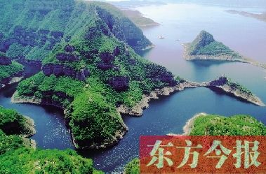 碧水藍(lán)天有綠色,是濟(jì)源人生活的愿望。如今,正是因?yàn)闈?jì)源有山有水,綠樹(shù)成蔭,很多在外工作的濟(jì)源人慢慢選擇回家鄉(xiāng)買(mǎi)房定居。