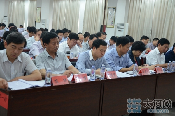 市長吉炳偉調(diào)研通許縣美麗鄉(xiāng)村建設(shè)工作 市長吉炳偉調(diào)研通許縣美麗鄉(xiāng)村建設(shè)工作