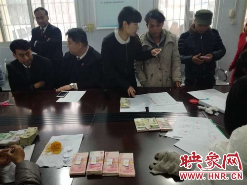 滎陽78名貴州籍農(nóng)民工兄弟拿到工資回家啦！