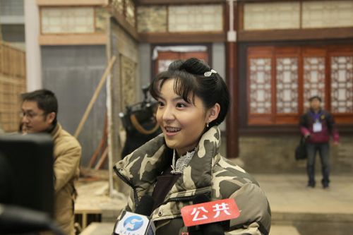 《大河兒女》演員接受媒體專訪。