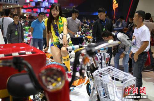 模特?fù)屟劢K國(guó)際自行車電動(dòng)車交易會(huì) 模特?fù)屟劢K國(guó)際自行車電動(dòng)車交易會(huì)