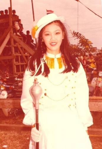 英拉擔(dān)任時尚雜志模特舊照曝光 英拉擔(dān)任時尚雜志模特舊照曝光