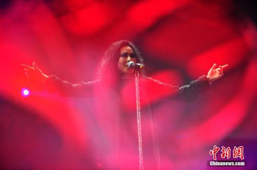 “搖滾女歌手”羅琦在京首開個唱 “搖滾女歌手”羅琦在京首開個唱