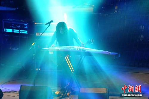 “搖滾女歌手”羅琦在京首開個唱 “搖滾女歌手”羅琦在京首開個唱