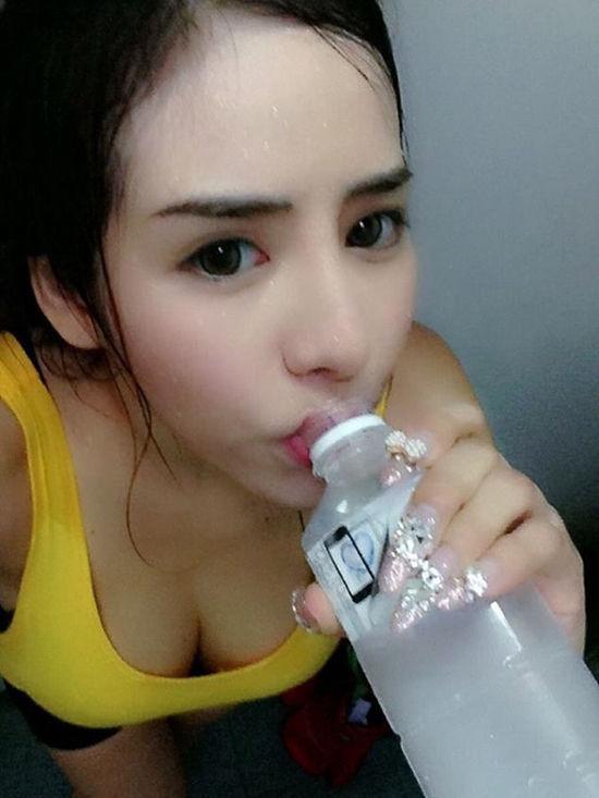 泰國全身整形Showgirl 海量性感照 泰國全身整形Showgirl 海量性感照