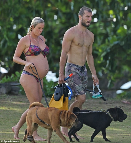 獨臂沖浪高手當媽媽 獨臂沖浪高手當媽媽